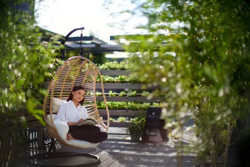jw-osajw-lifestyle---jw-garden-30218_Classic-Hor.webp
