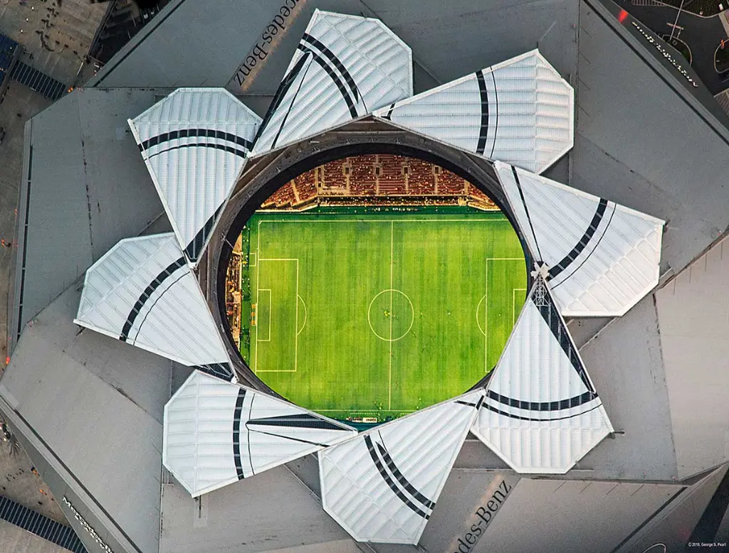 Mercedes-Benz-Stadium-Open-Roof.webp