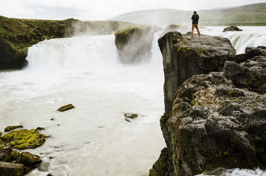 Iceland - 413700_2025-01-22_06-21-44.webp