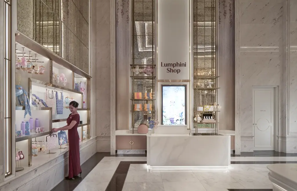 02-lumphini-shop.webp
