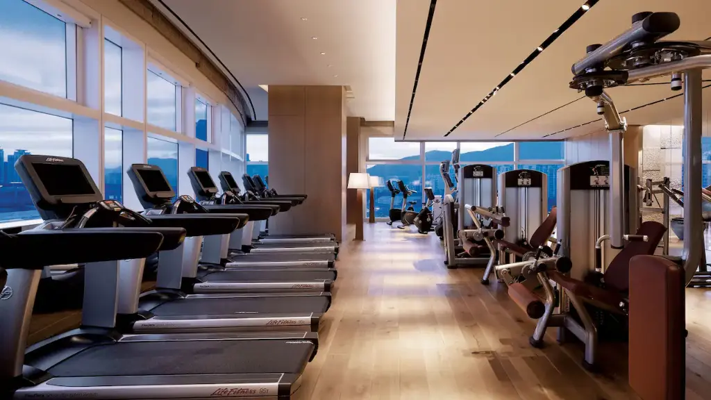 Park-Hyatt-Busan-P040-Fitness-Center-Night.16x9.webp