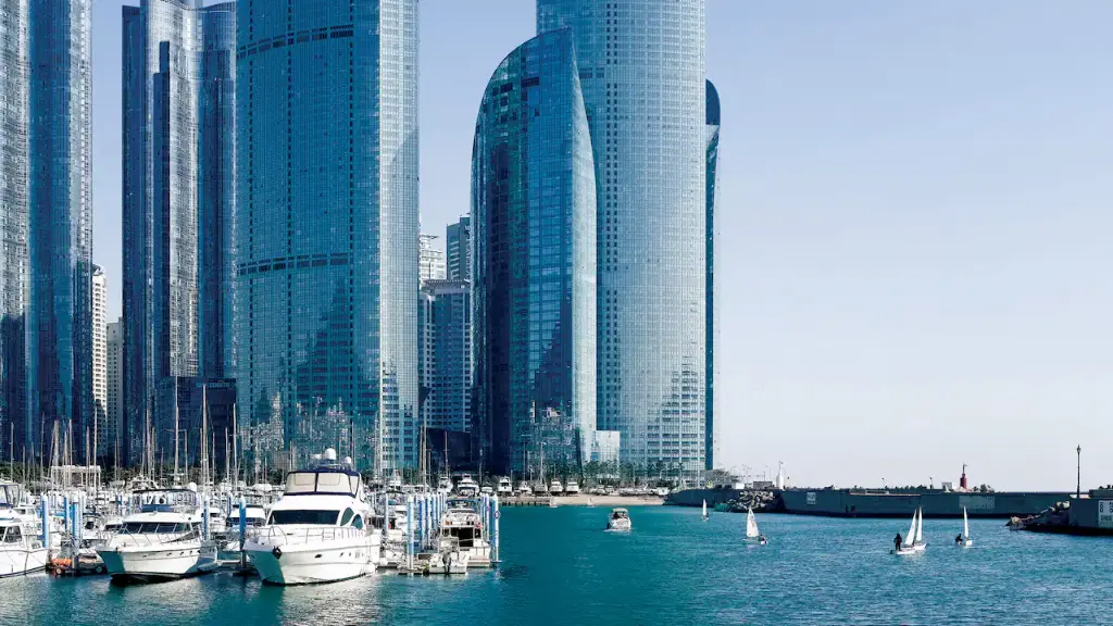 BUSPH-P124-Exterior-Harbor-Day.16x9.webp