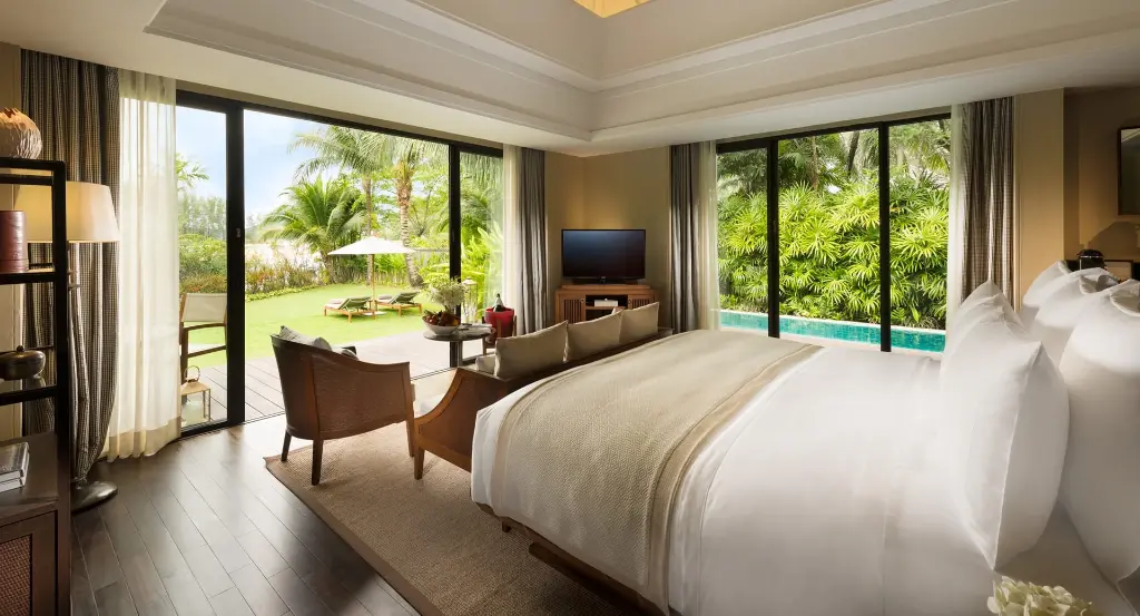 alay_sala_pool_villa_-bedroom.webp