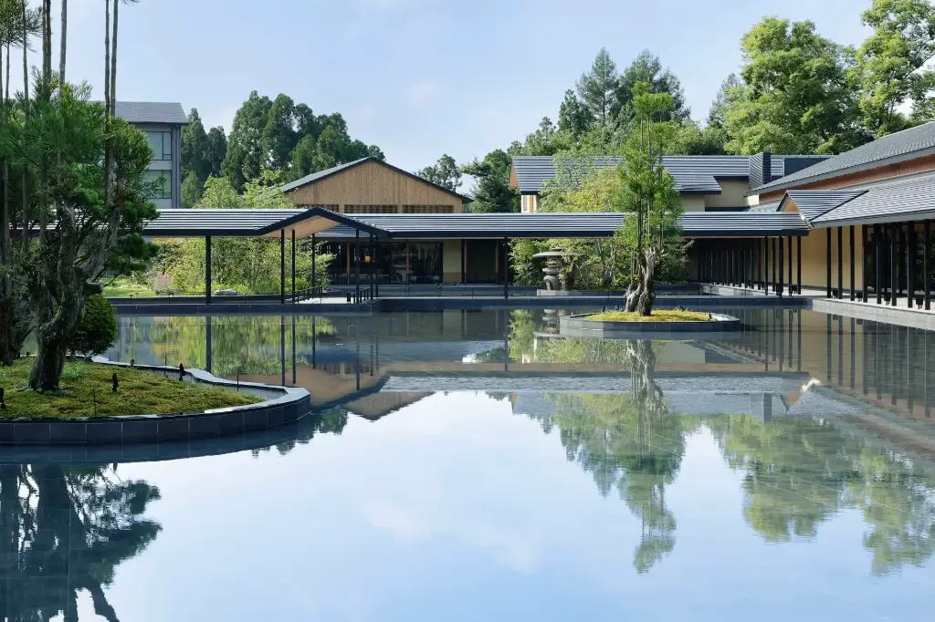 Signature Benefits: ROKU KYOTO Stay 3N, Pay 2N